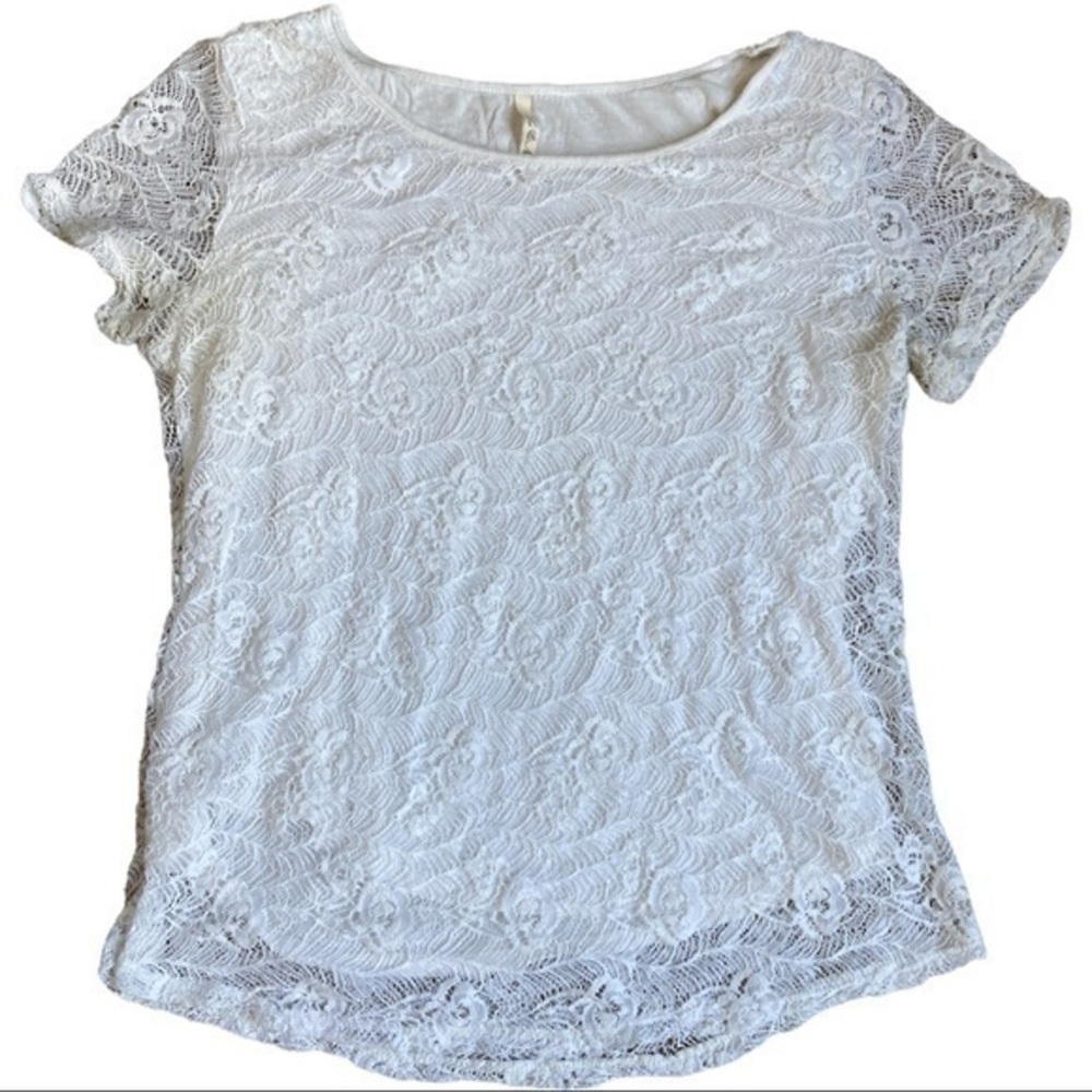 Leo & Nicole size large top, white floral lace lined, elegant and adorable